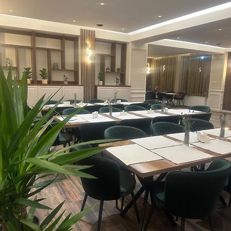 Hotel Freedom&Relax Buzău Zewnętrze zdjęcie